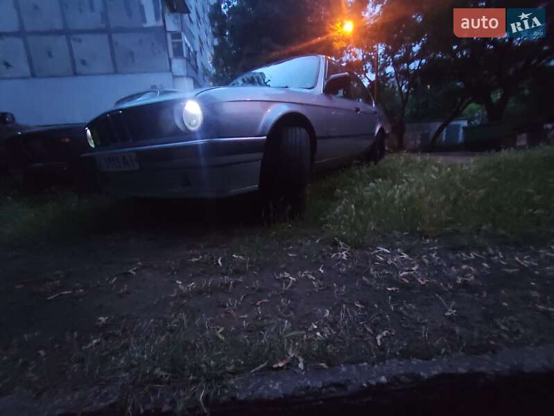 Седан BMW 3 Series 1990 в Запоріжжі