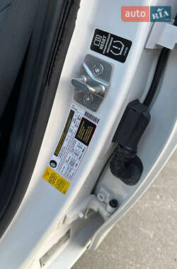 Седан BMW 3 Series 2013 в 