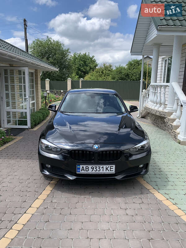Седан BMW 3 Series 2015 в Виннице