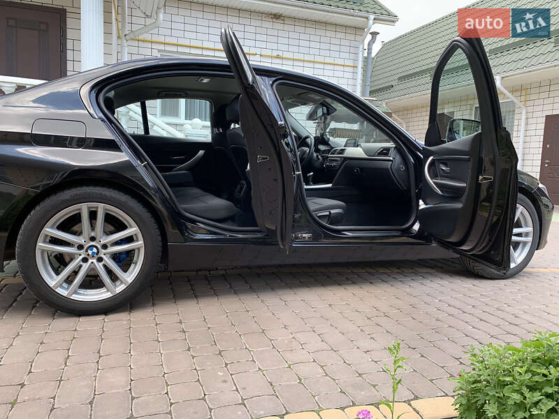 Седан BMW 3 Series 2015 в Виннице