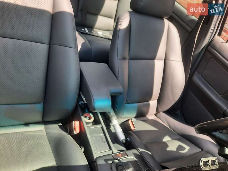 Седан BMW 3 Series 1993 в Киеве