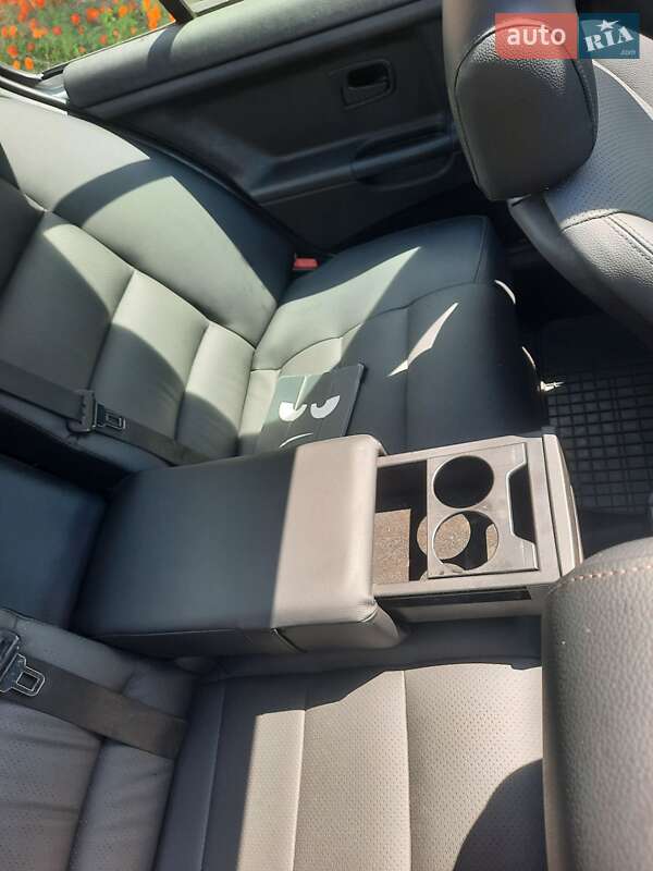 Седан BMW 3 Series 1993 в Киеве