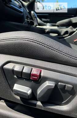 Седан BMW 3 Series 2017 в 