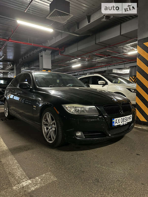 Седан BMW 3 Series 2010 в Валках