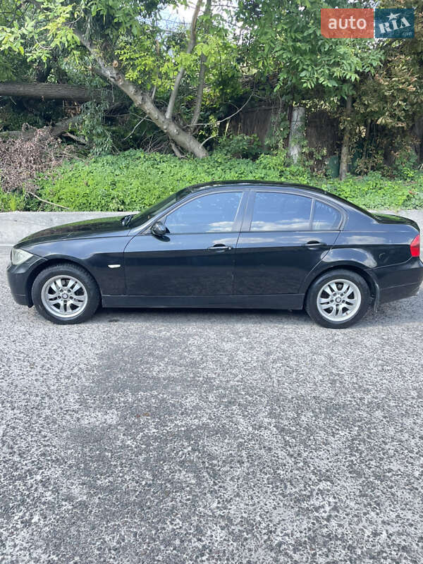 Седан BMW 3 Series 2005 в Києві
