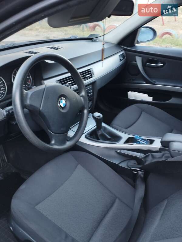 Седан BMW 3 Series 2005 в Знам'янці