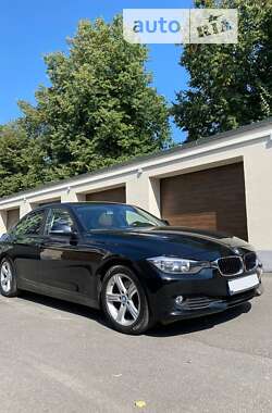 Седан BMW 3 Series 2013 в Виннице