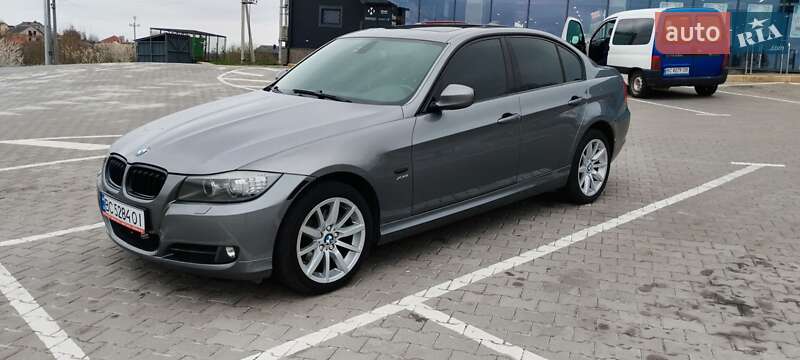 Седан BMW 3 Series 2009 в Львове