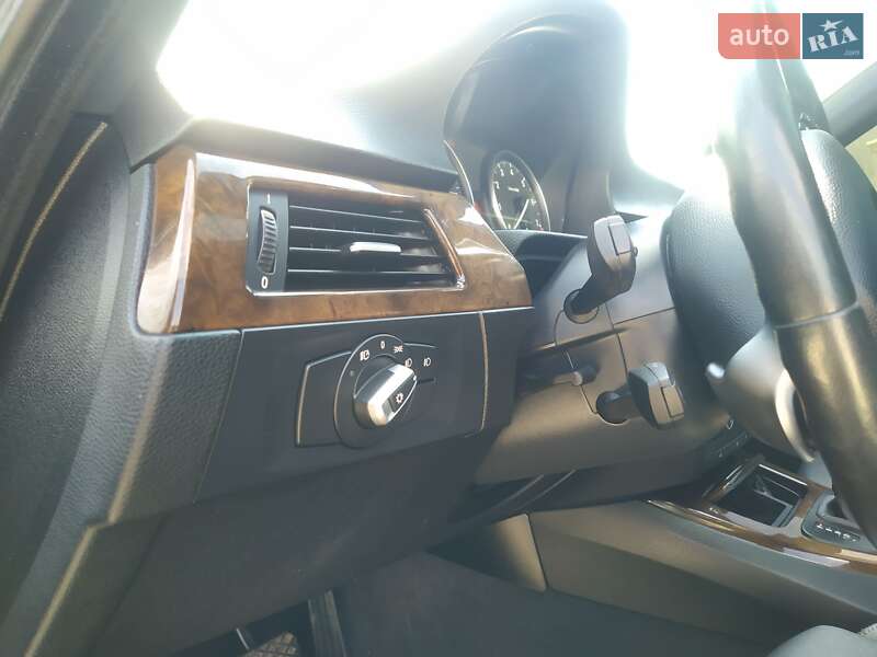 Седан BMW 3 Series 2009 в Львове