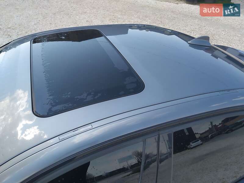 Седан BMW 3 Series 2009 в Львове