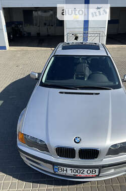 Седан BMW 3 Series 2000 в Раздельной