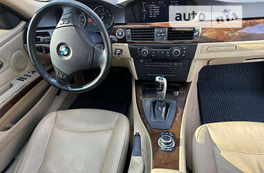 Седан BMW 3 Series 2011 в 