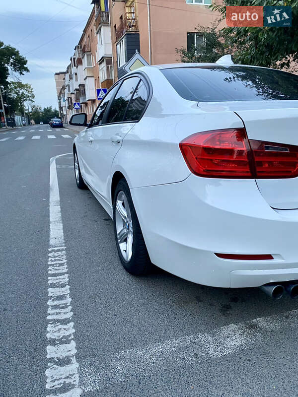 Седан BMW 3 Series 2013 в Ивано-Франковске