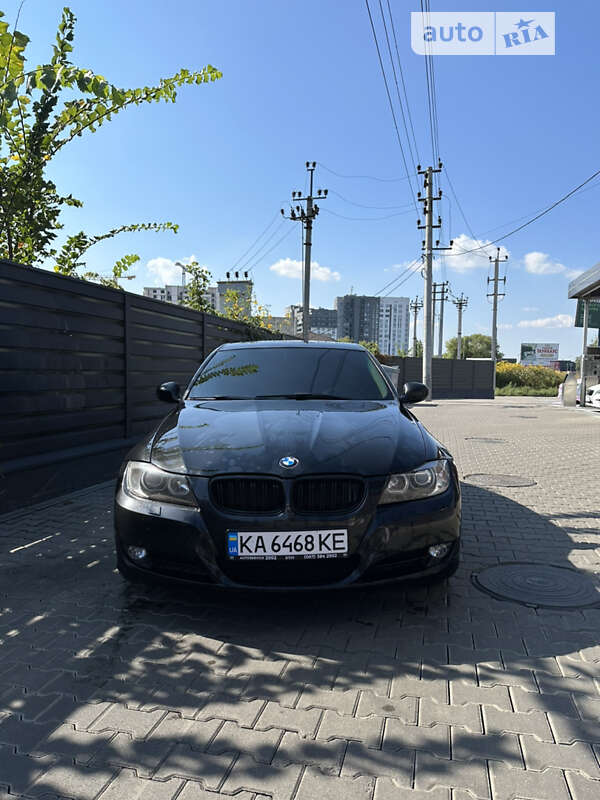 BMW 3 Series 2011
