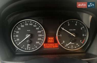 Седан BMW 3 Series 2010 в Новояворовске