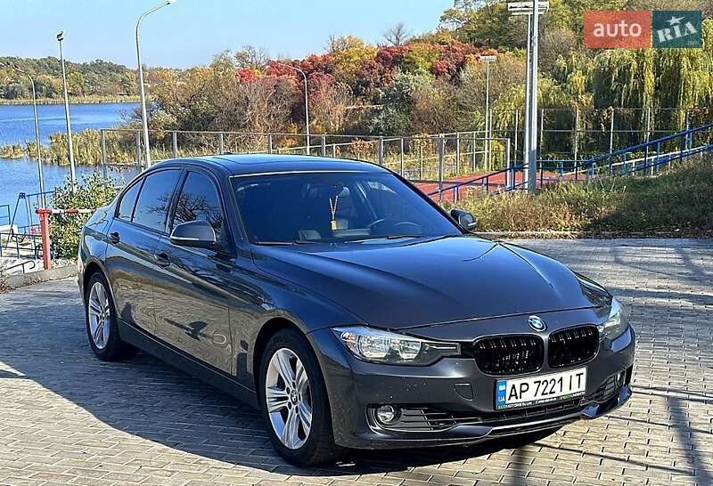 Седан BMW 3 Series 2015 в Запорожье