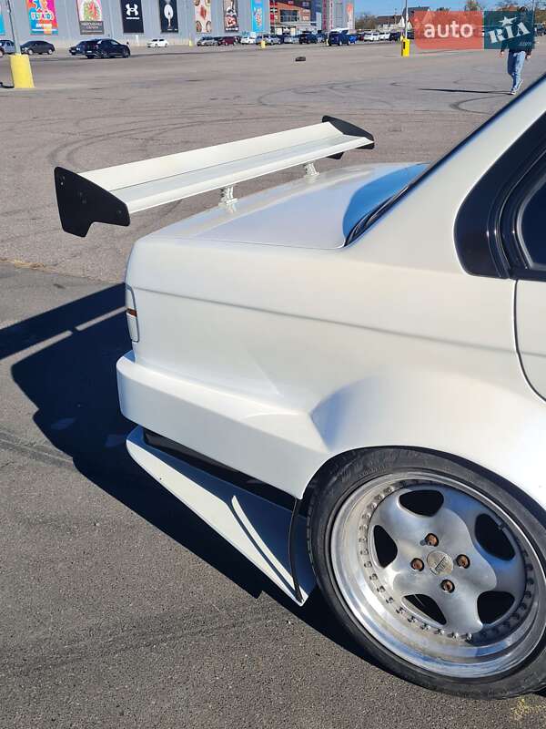 Седан BMW 3 Series 1986 в Одессе