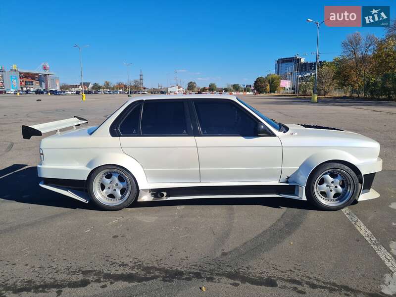 Седан BMW 3 Series 1986 в Одессе