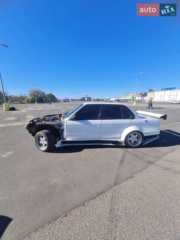 Седан BMW 3 Series 1986 в Одессе