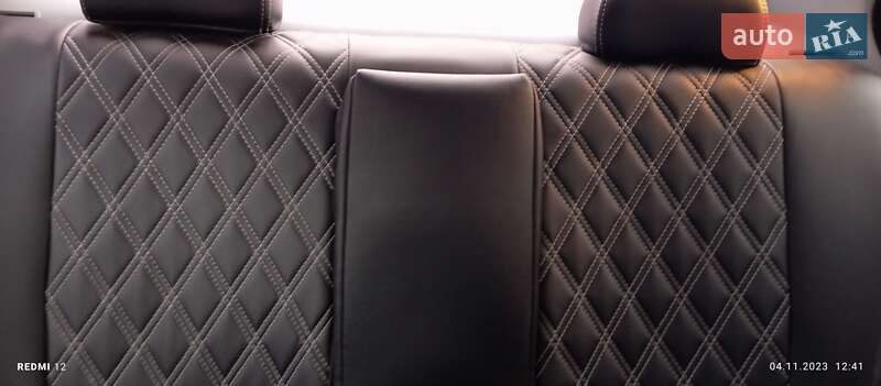 Седан BMW 3 Series 2003 в Веселиновому