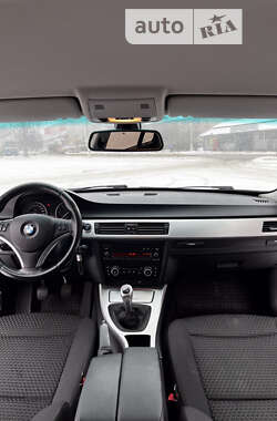 Універсал BMW 3 Series 2011 в Чернівцях