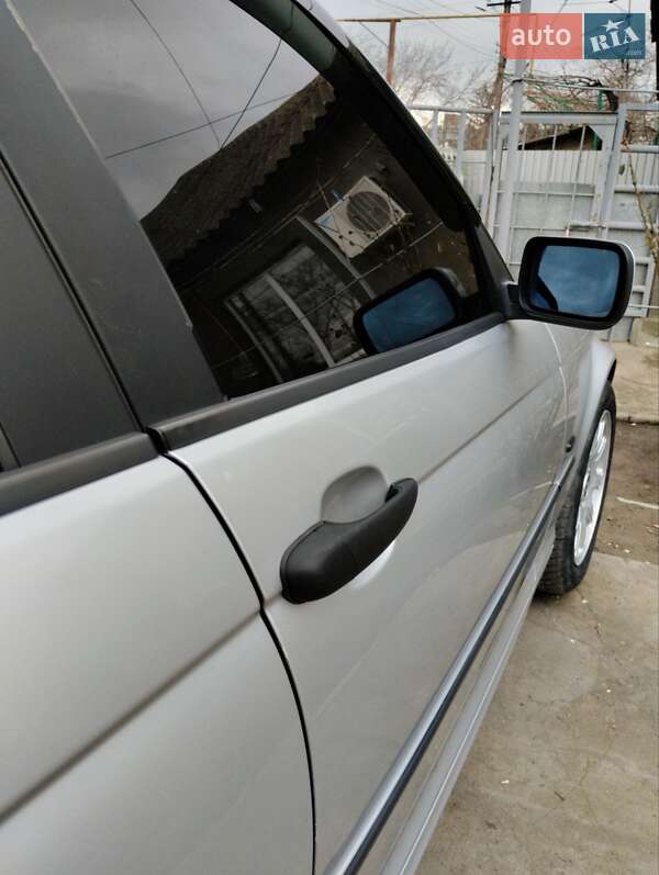 Седан BMW 3 Series 2000 в Рени