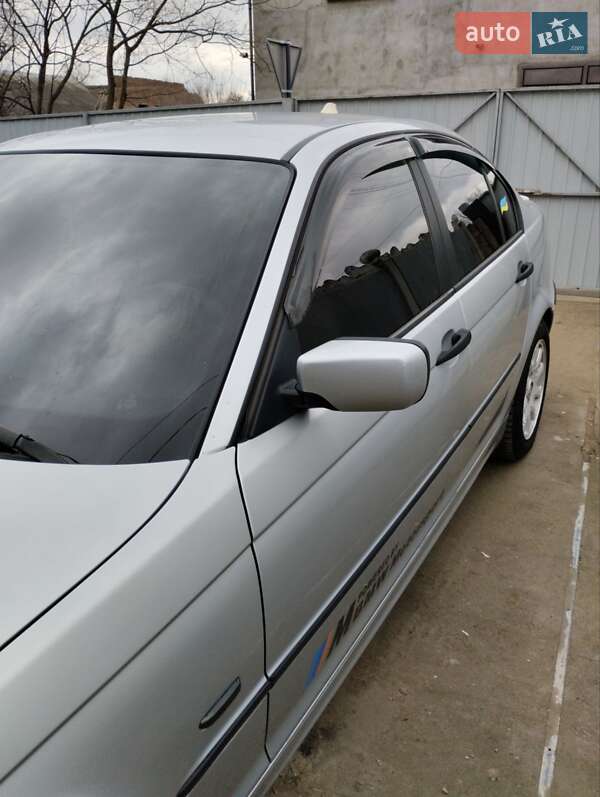 Седан BMW 3 Series 2000 в Рени