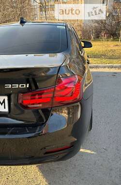 Седан BMW 3 Series 2017 в Дніпрі
