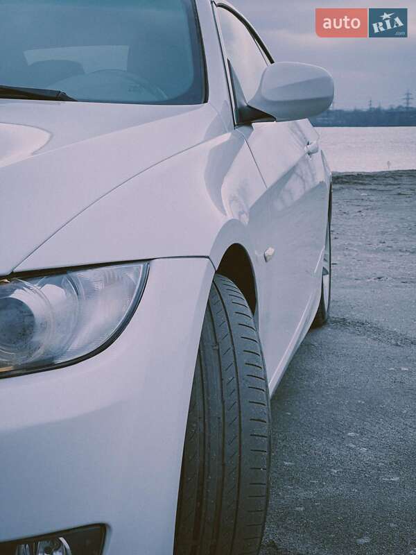 Кабріолет BMW 3 Series 2010 в Дніпрі