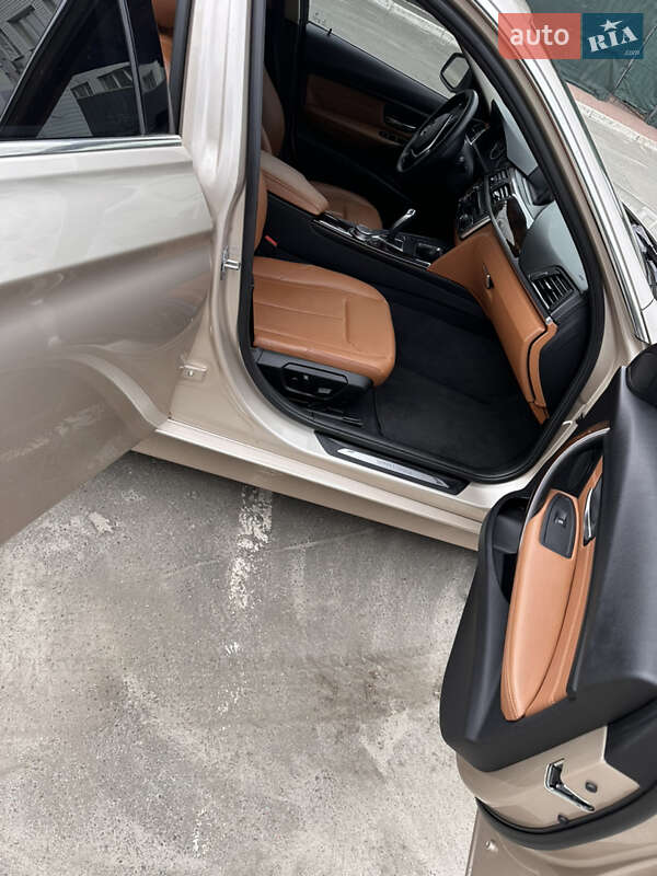 Седан BMW 3 Series 2015 в Києві