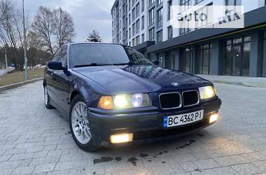 Седан BMW 3 Series 1995 в Новояворівську