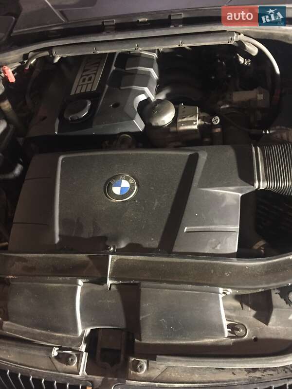 Седан BMW 3 Series 2008 в Іршаві