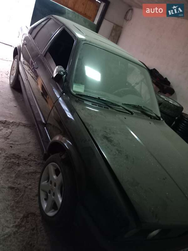 Седан BMW 3 Series 1988 в Болехові