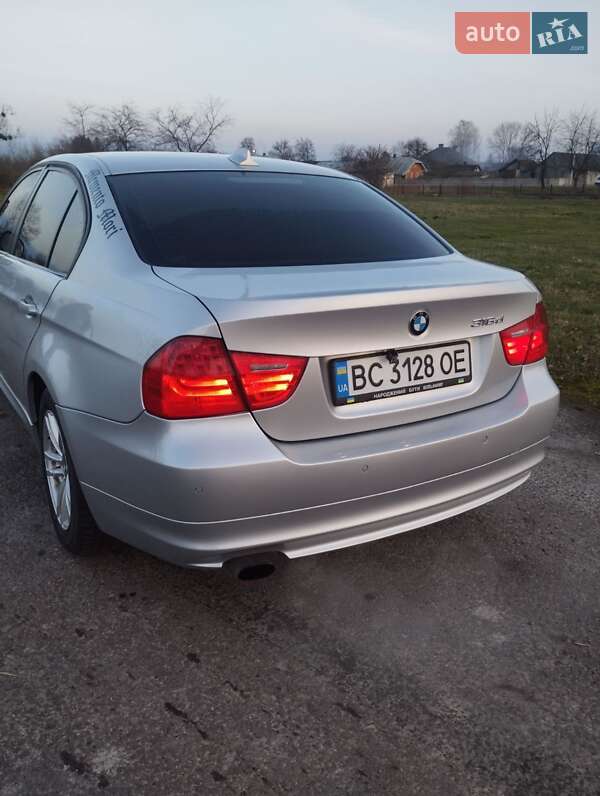Седан BMW 3 Series 2010 в Рава-Русской