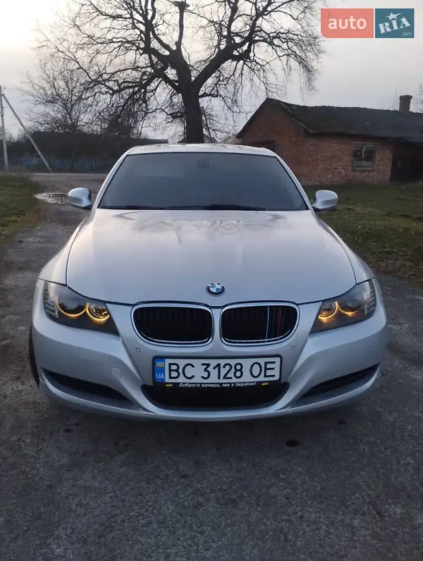 Седан BMW 3 Series 2010 в 