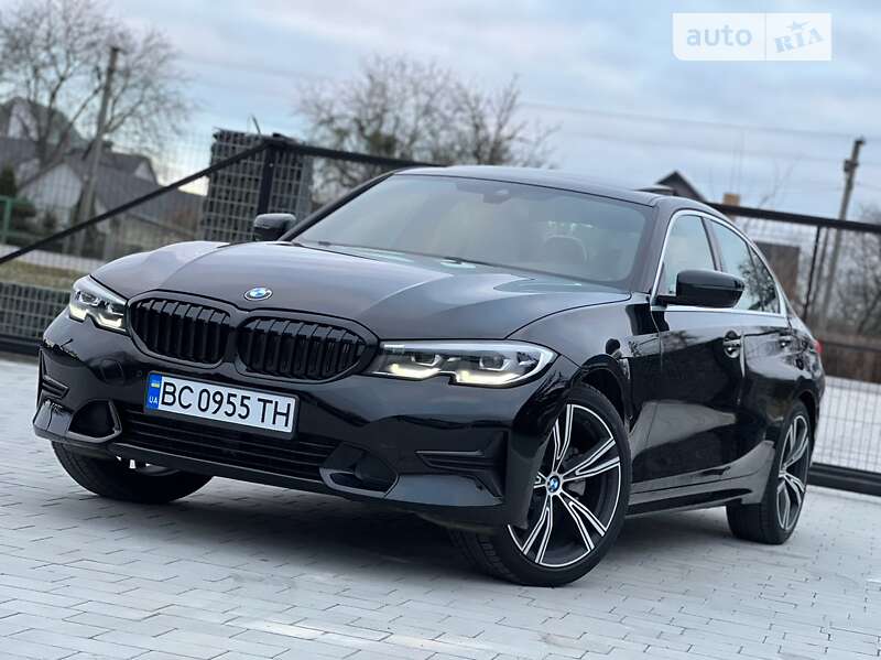 Седан BMW 3 Series 2019 в Львові