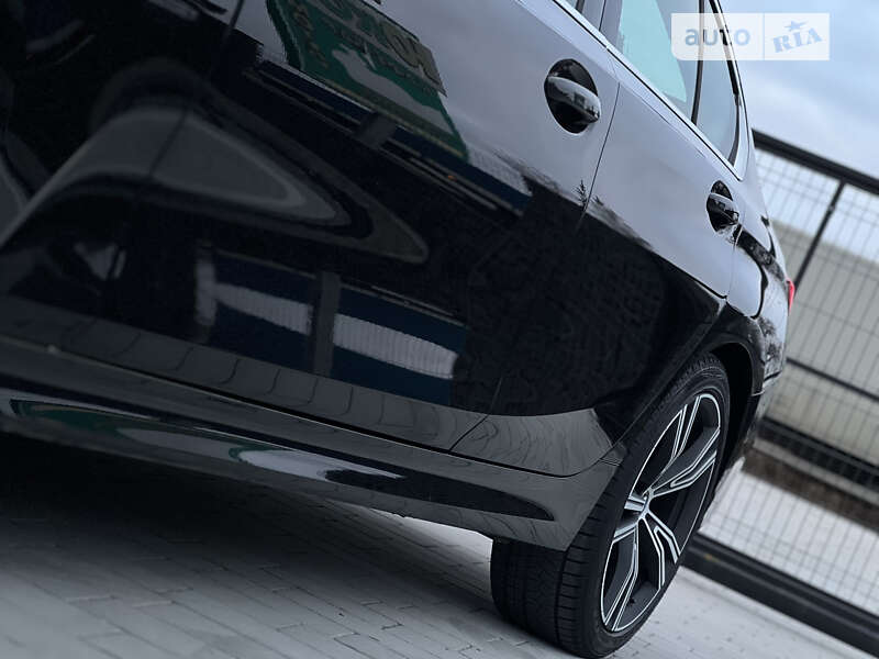 Седан BMW 3 Series 2019 в Львові