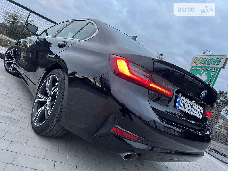Седан BMW 3 Series 2019 в Львові