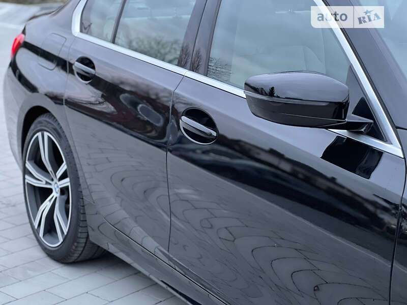 Седан BMW 3 Series 2019 в Львові