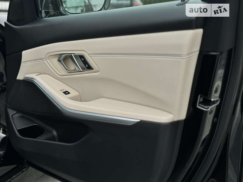 Седан BMW 3 Series 2019 в Львові