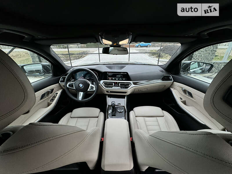 Седан BMW 3 Series 2019 в Львові