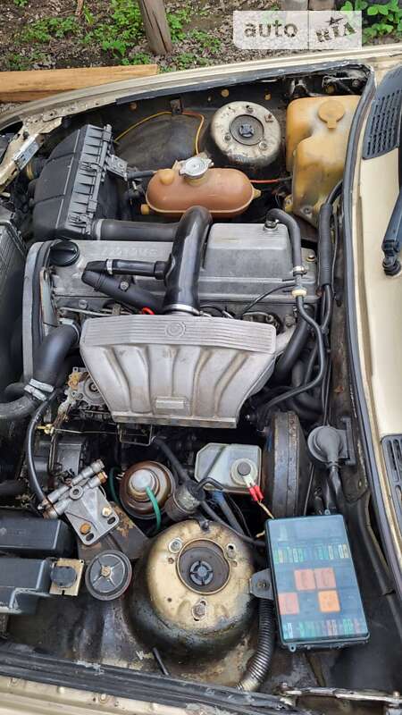 Седан BMW 3 Series 1986 в Ужгороде
