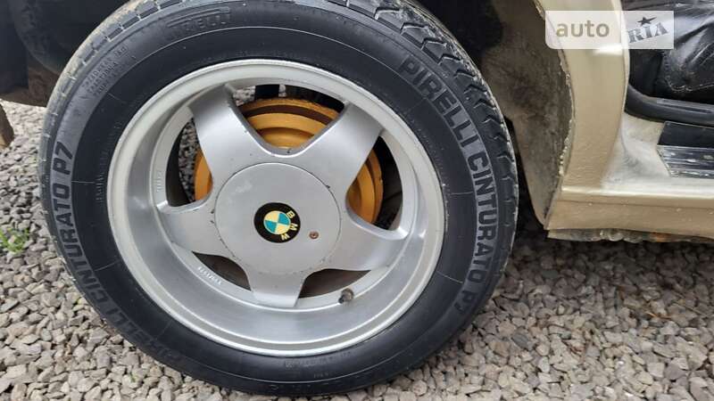Седан BMW 3 Series 1986 в Ужгороде