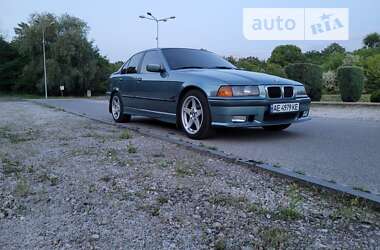 Седан BMW 3 Series 1996 в Днепре