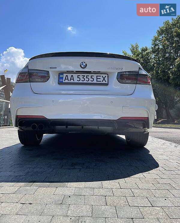 Седан BMW 3 Series 2016 в Киеве