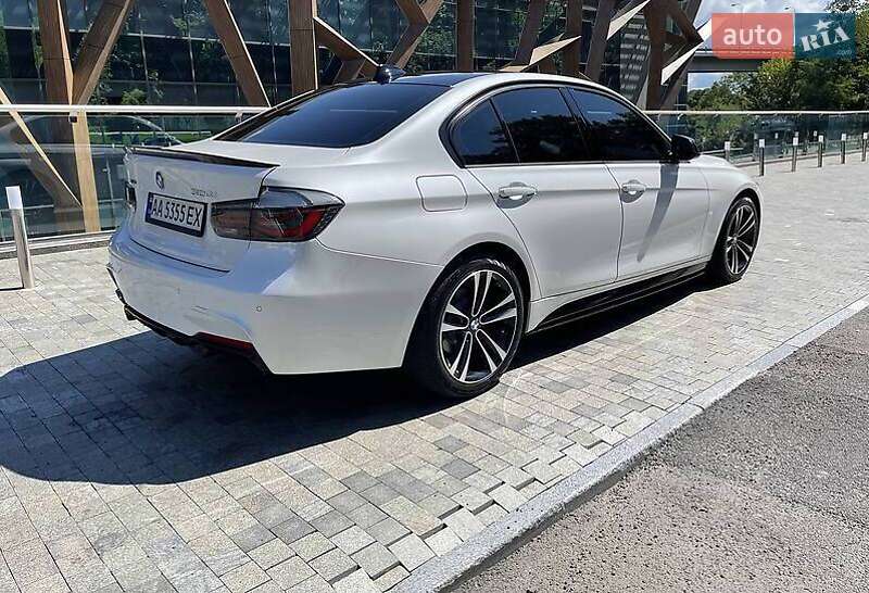Седан BMW 3 Series 2016 в Киеве