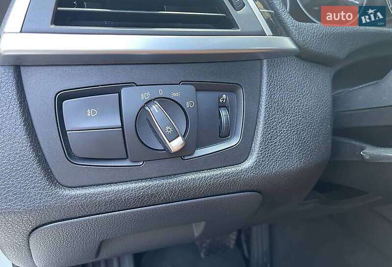 Седан BMW 3 Series 2016 в Киеве