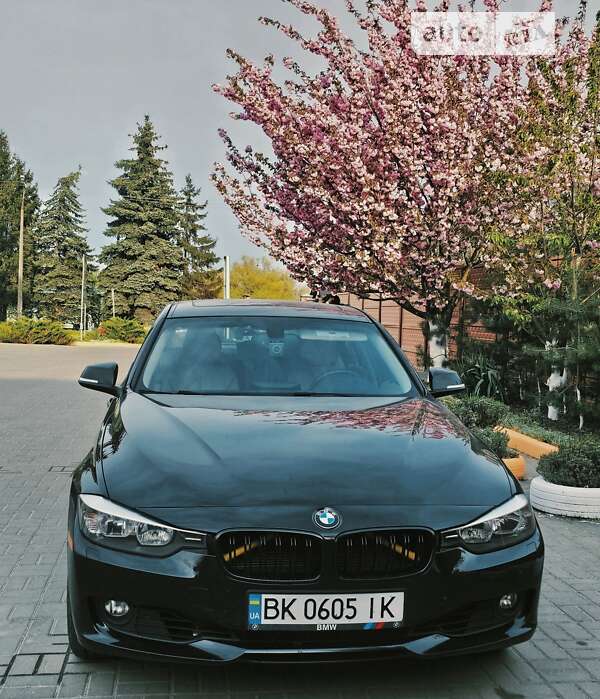 Седан BMW 3 Series 2013 в Дубно
