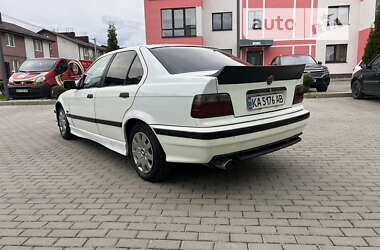 Седан BMW 3 Series 1992 в Рівному