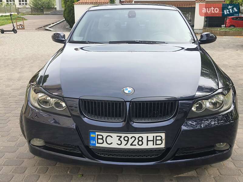 Седан BMW 3 Series 2005 в Львове